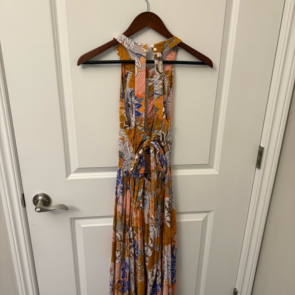 Petal + Pup Newell Maxi Dress Size Small - Picture 2 of 8